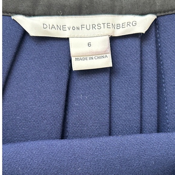 DVF Diane von Furstenberg Navy Blue Eliza Back Pleated A-line Skirt Size 6 - Picture 2 of 9